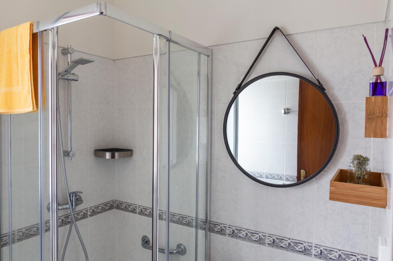 Quarto Duplo com Casa de Banho Privativa
