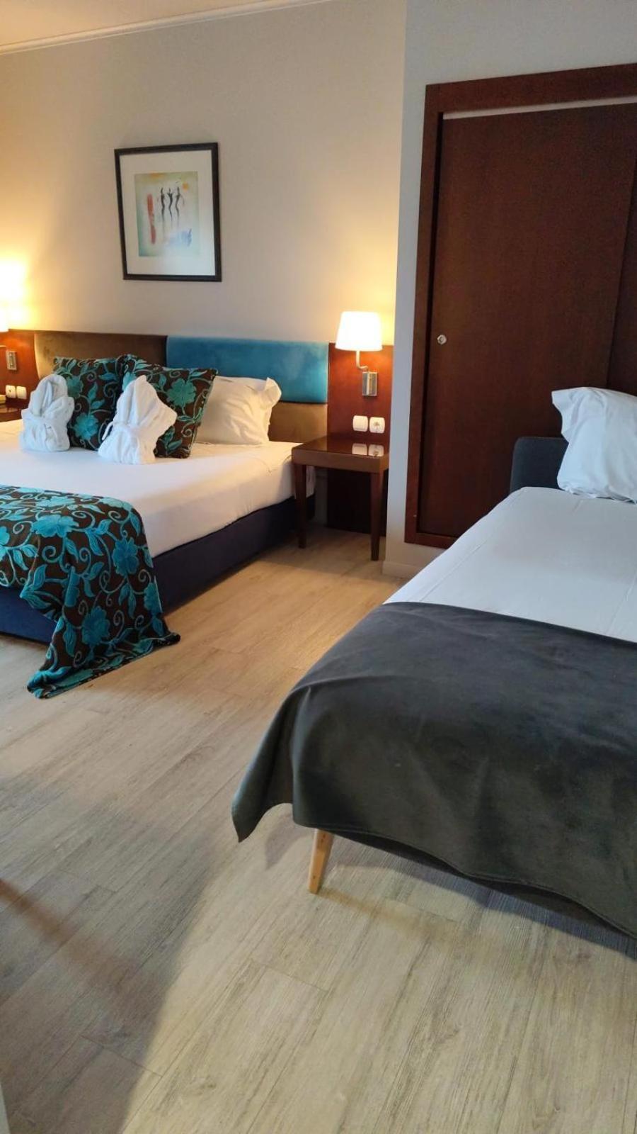 Quarto Duplo ou Twin Standard com Cama Extra (3 Adultos)